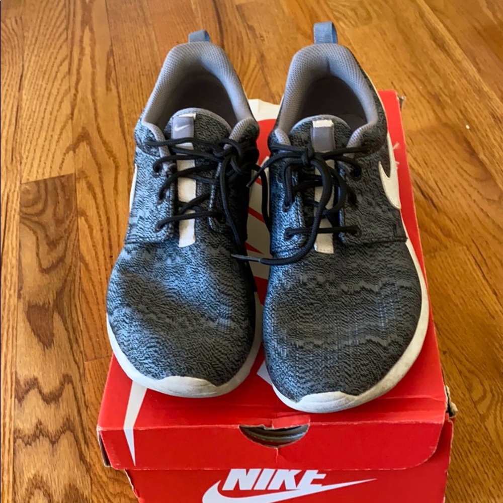 7Y/8.5 women size bike rosherun